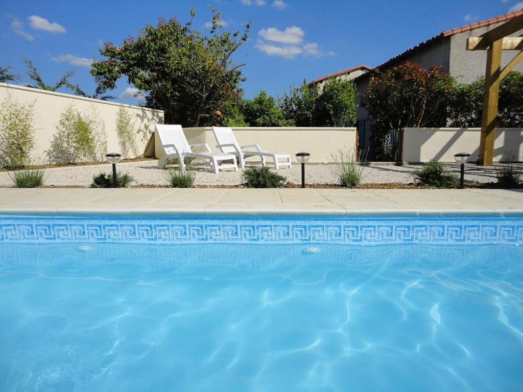 Beautiful Renovated Farmhouse With Private Heated Pool. Villa Saint-Pierre-d'Amilly Exterior photo