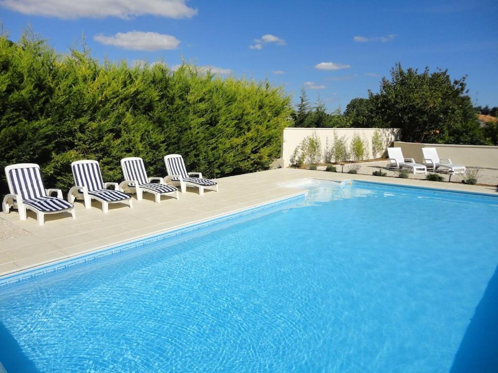 Beautiful Renovated Farmhouse With Private Heated Pool. Villa Saint-Pierre-d'Amilly Exterior photo