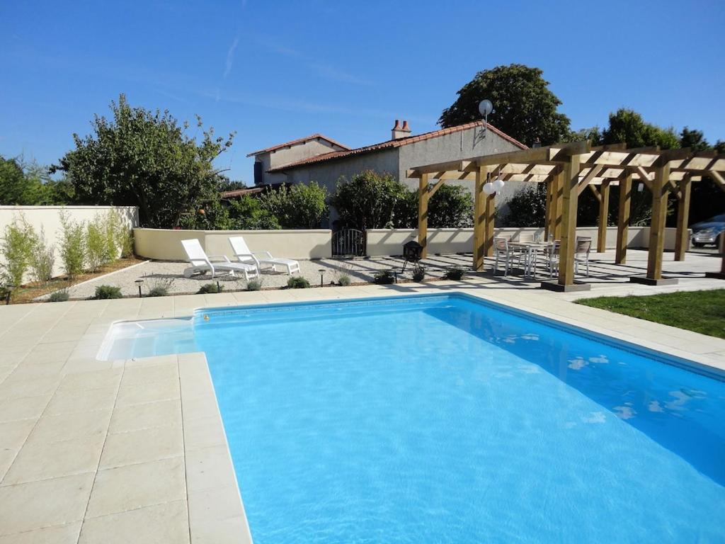 Beautiful Renovated Farmhouse With Private Heated Pool. Villa Saint-Pierre-d'Amilly Exterior photo